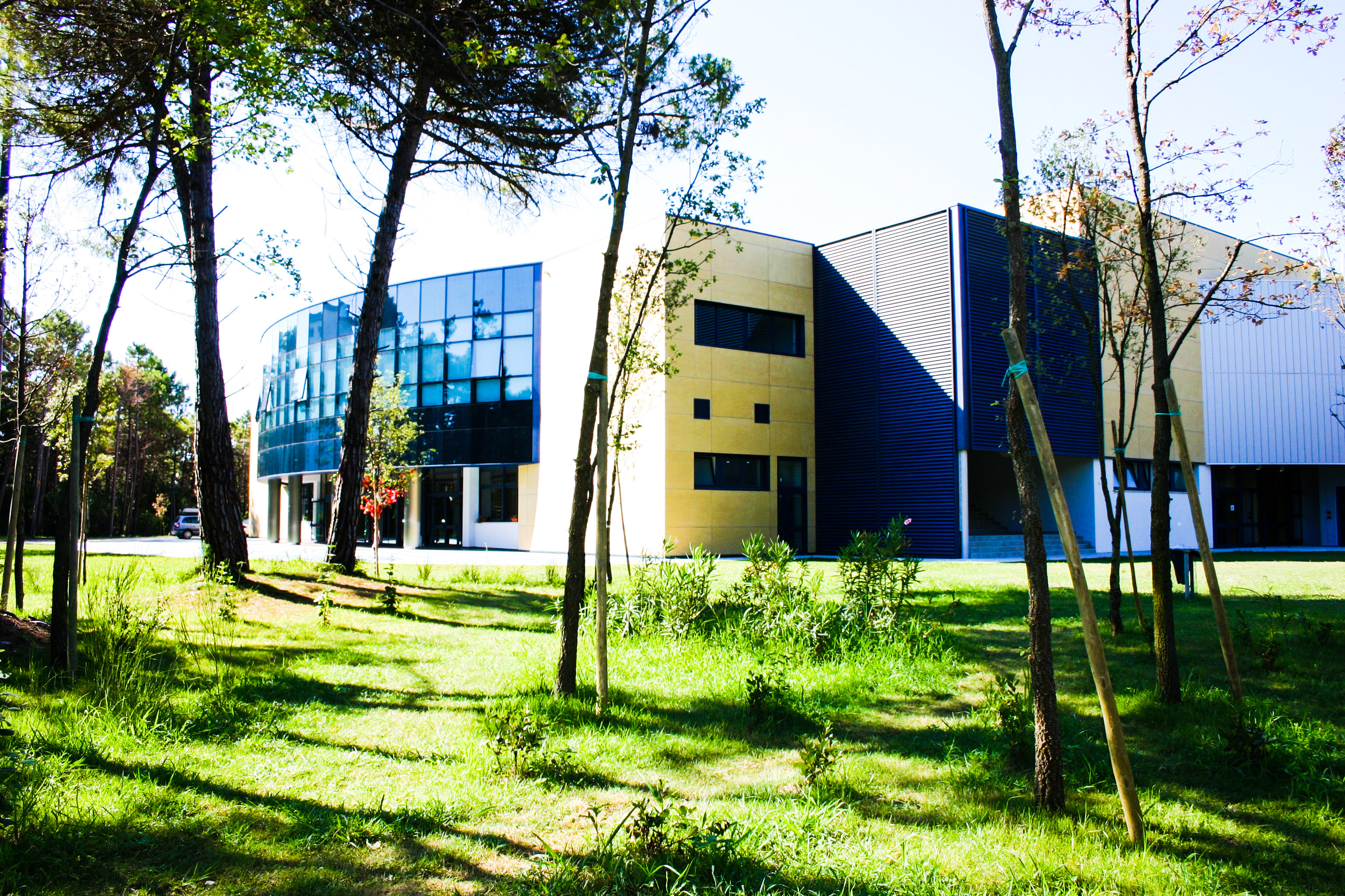 bella-italia-efa-village-sporthalle