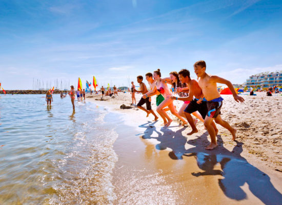 beach-camp-groemitz-gruppe-strandspaß
