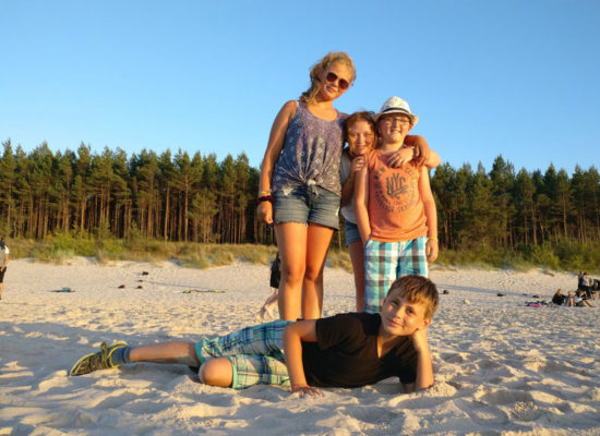 ferienlager-kolberg-polen-gruppe-strand