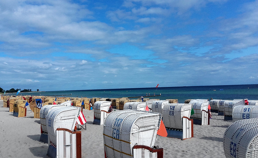 Kellenhusen Ferienhaus Nixe - Strand mit Strandkörben