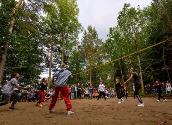 lake-natureclub-floda-schweden-volleyball