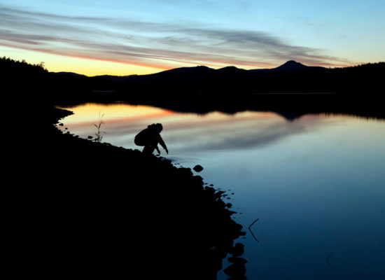 rucksack-reisen-aktivcamp-idre-sommer-see-sonnenuntergang