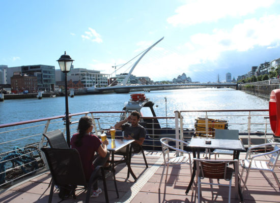 sprachreise-dublin-fluss-aussicht-stadt